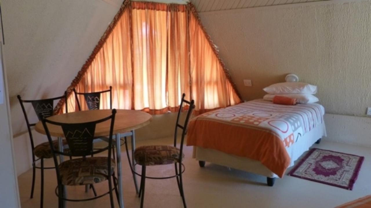 Pyramids Motel Van Reenen Exterior photo