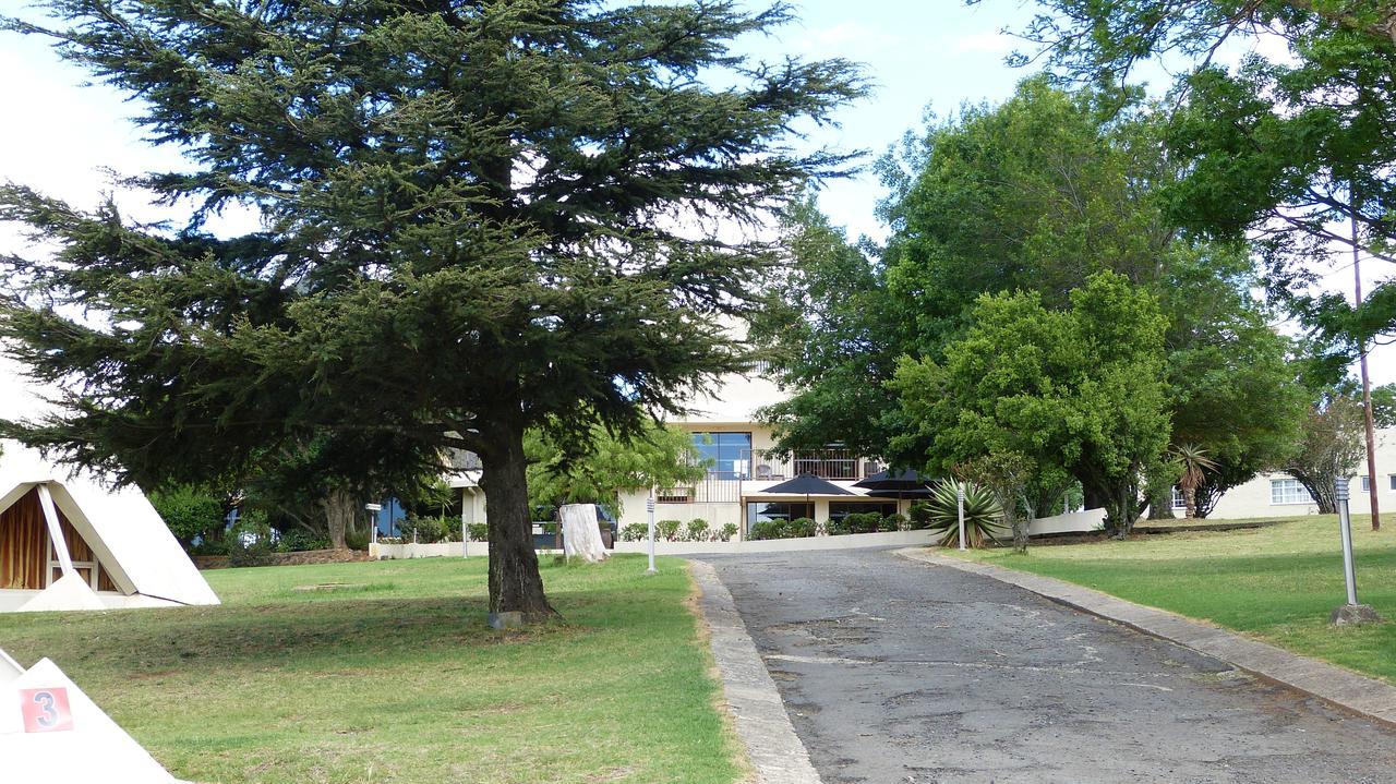 Pyramids Motel Van Reenen Exterior photo