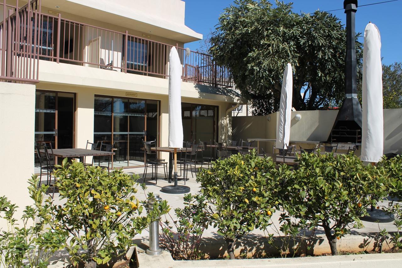 Pyramids Motel Van Reenen Exterior photo